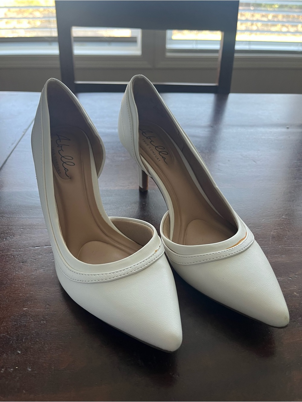 Abella White Pointed-Toe Mid-Heel Pumps